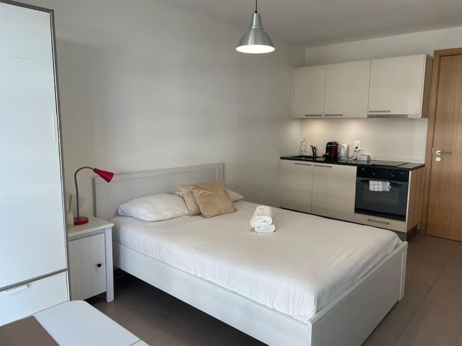 Joli Studio Confortable ! Prilly Buitenkant foto